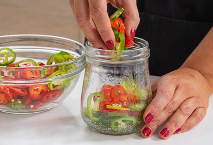 Фото шага рецепта Острый перец на зиму 174647 шаг 4  