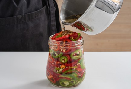 Фото шага рецепта Острый перец на зиму 174647 шаг 7  