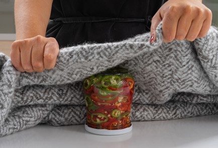 Фото шага рецепта Острый перец на зиму 174647 шаг 9  