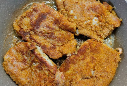 Фото шага рецепта Отбивные из индейки в панировке 175587 шаг 10