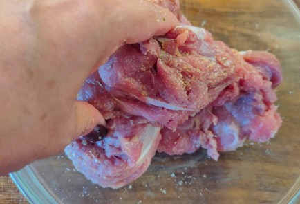 Фото шага рецепта Отбивные из индейки 190400 шаг 6  