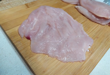 Фото шага рецепта Отбивные из куриного филе 190491 шаг 2  