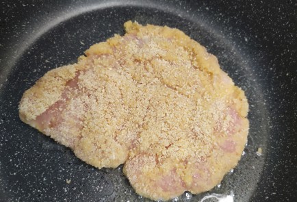 Фото шага рецепта Отбивные из куриного филе 190491 шаг 9  