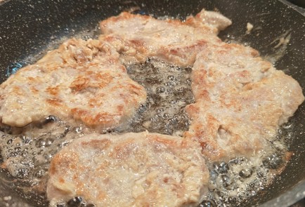 Фото шага рецепта Отбивные из свинины в соевом соусе 190950 шаг 13