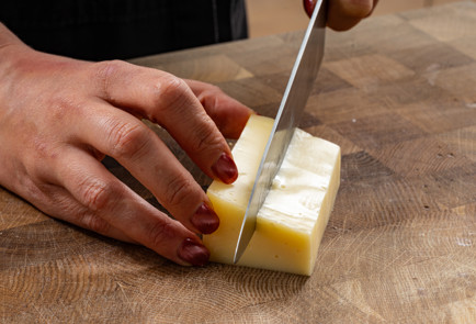 Фото шага рецепта Отбивные с сыром 190345 шаг 2  