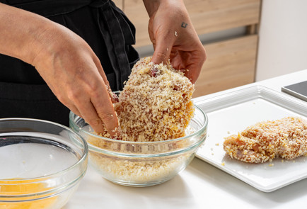 Фото шага рецепта Отбивные с сыром 190345 шаг 7  