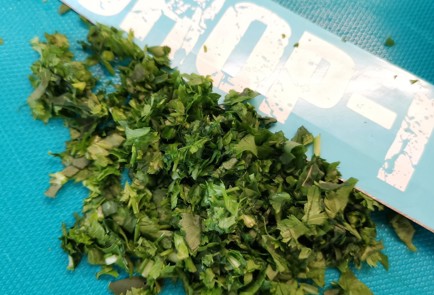 Фото шага рецепта Отварная кукуруза со сливочным маслом и зеленью 174658 шаг 6  