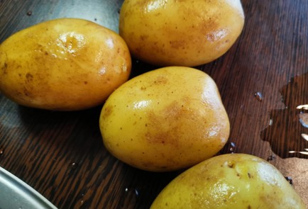 Фото шага рецепта Отварной картофель 189469 шаг 1  