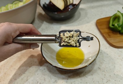 Фото шага рецепта Овощи гриль в чесночном масле 175916 шаг 6  