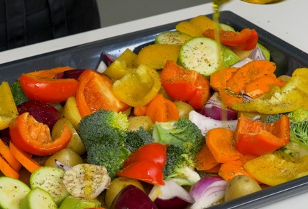 Фото шага рецепта Овощи в духовке 151620 шаг 8  