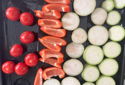 Фото шага рецепта Овощи в духовке 186489 шаг 2  