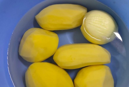 Фото шага рецепта Овощная запеканка с курицей 186406 шаг 2