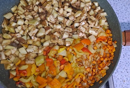 Фото шага рецепта Овощное рагу с баклажаном на сковороде 187027 шаг 11  