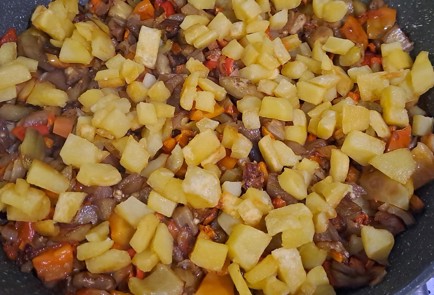 Фото шага рецепта Овощное рагу с баклажаном на сковороде 187027 шаг 12  