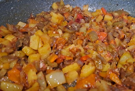 Фото шага рецепта Овощное рагу с баклажаном на сковороде 187027 шаг 16  