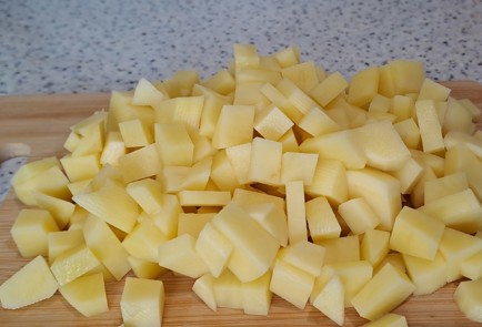 Фото шага рецепта Овощное рагу с молодым кабачком на сковороде 187026 шаг 2