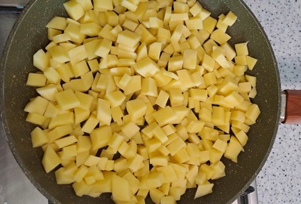 Фото шага рецепта Овощное рагу с молодым кабачком на сковороде 187026 шаг 4