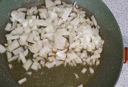 Фото шага рецепта Овощное рагу с молодым кабачком на сковороде 187026 шаг 6