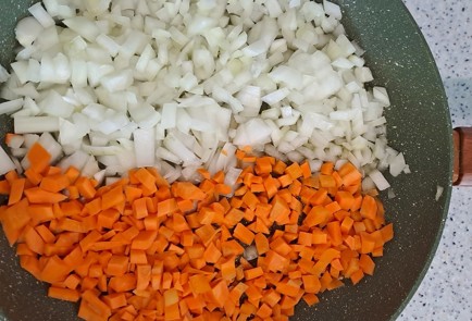 Фото шага рецепта Овощное рагу с молодым кабачком на сковороде 187026 шаг 7