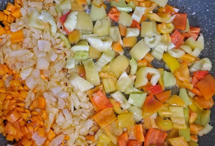 Фото шага рецепта Овощное рагу с молодым кабачком на сковороде 187026 шаг 9