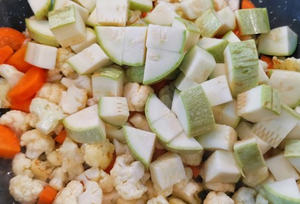 Фото шага рецепта Овощное рагу в пикантном соусе 174732 шаг 4  