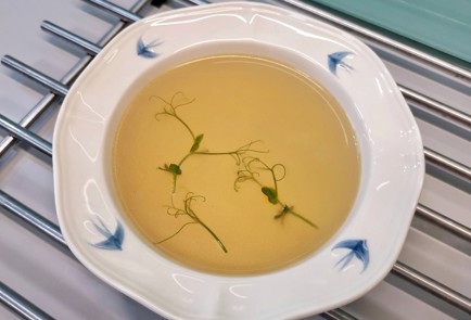 Фото шага рецепта Овощной бульон 188895 шаг 12  