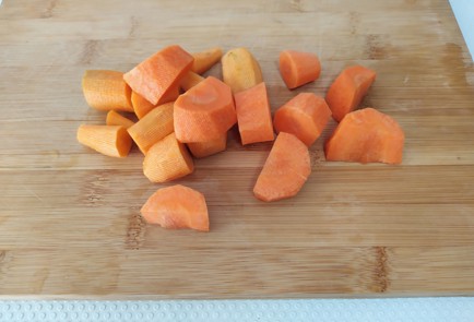 Фото шага рецепта Овощной бульон 190287 шаг 1  