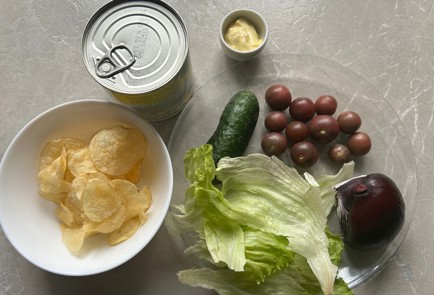 Фото шага рецепта Овощной салат с чипсами 187790 шаг 1