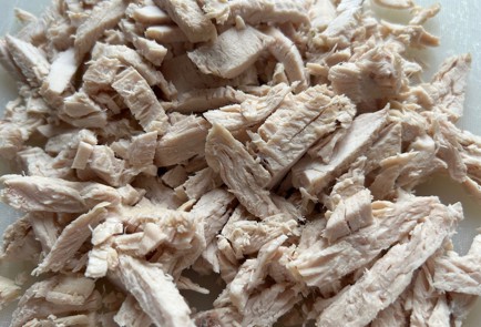 Фото шага рецепта Овощной салат с курицей и картофелем пай 174262 шаг 2  