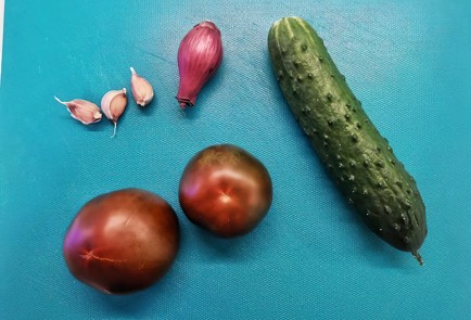 Фото шага рецепта Овощной салат с льняным маслом 140176 шаг 2  