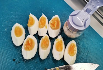 Фото шага рецепта Овощной салат с льняным маслом 140176 шаг 20  