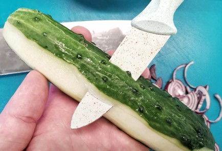 Фото шага рецепта Овощной салат с льняным маслом 140176 шаг 4  