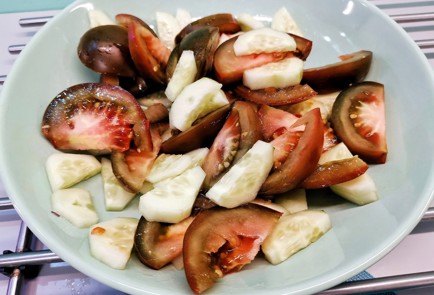 Фото шага рецепта Овощной салат с льняным маслом 140176 шаг 9  