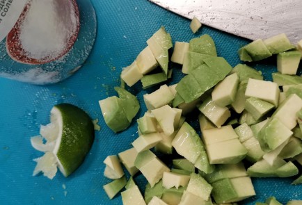 Фото шага рецепта Овощной салат с микрозеленью 173430 шаг 6  