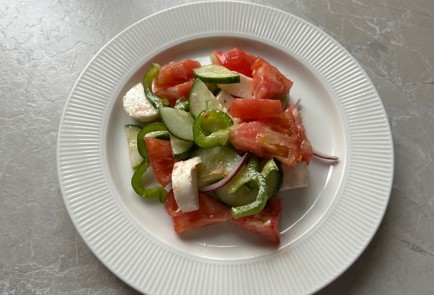 Фото шага рецепта Овощной салат с моцареллой 190048 шаг 10  