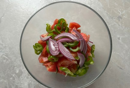 Фото шага рецепта Овощной салат с моцареллой 190048 шаг 5  