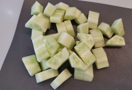 Фото шага рецепта Овощной салат с сыром сулугуни 186401 шаг 1  