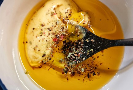 Фото шага рецепта Овощной салат с вялеными томатами 173334 шаг 8  