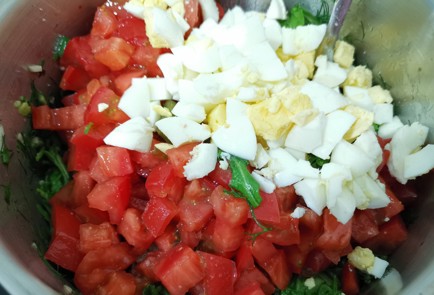 Фото шага рецепта Овощной салат с яйцами 186397 шаг 13  