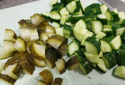 Фото шага рецепта Овощной салат с яйцами 186397 шаг 6  