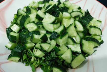 Фото шага рецепта Овощной салат со сметаной 186387 шаг 4  