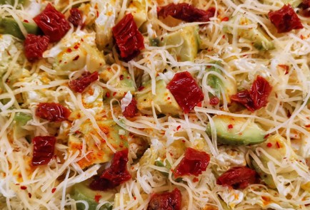 Фото шага рецепта Овощной салат с сыром и лососем 152657 шаг 8  