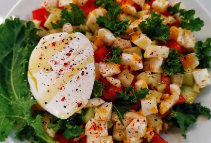 Фото шага рецепта Овощной салат с яйцом и сметаной 152763 шаг 9  