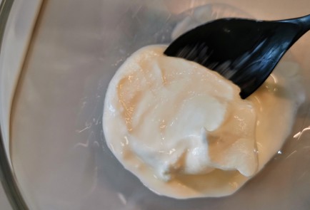 Фото шага рецепта Овощной салат со сметанногорчичной заправкой 152599 шаг 7  