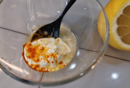 Фото шага рецепта Овощной салат со сметанногорчичной заправкой 152599 шаг 8  