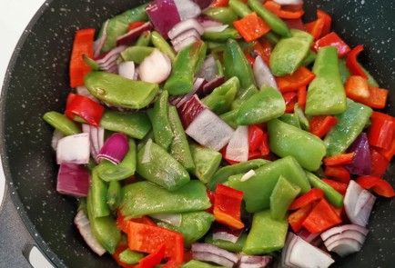 Фото шага рецепта Овощное рагу с луком и чесноком 152567 шаг 7  