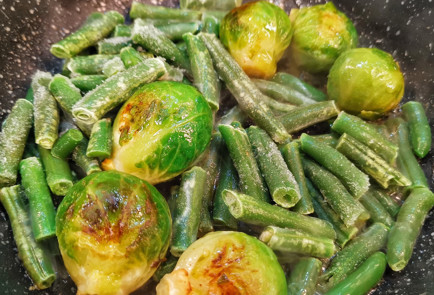 Фото шага рецепта Овощное рагу с сыром дорблю и пармезаном 151762 шаг 6  