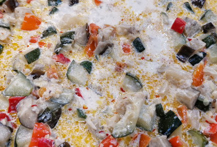 Фото шага рецепта Овощное рагу с сыром сулугуни в духовке 151602 шаг 11  