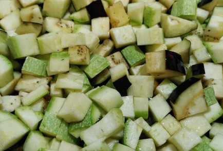 Фото шага рецепта Овощное рагу со сметаной и приправой сумах 152336 шаг 2  