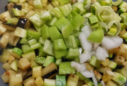 Фото шага рецепта Овощное рагу со сметаной и приправой сумах 152336 шаг 4  